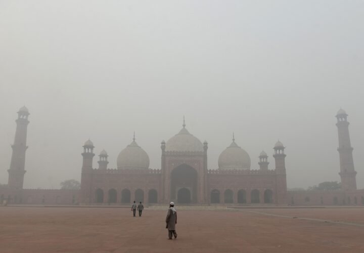 Surviving Pakistan’s Winter 2025–26: Smog, Energy Shortages, and Protecting Your Family